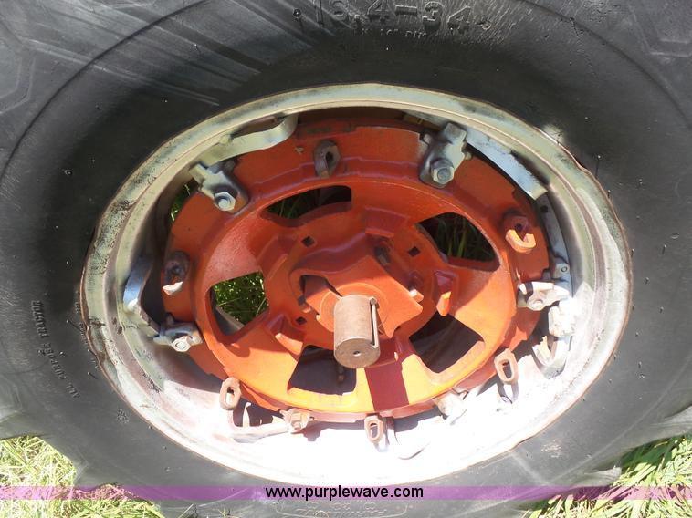 image for item L4942 1966 Case 930 tractor