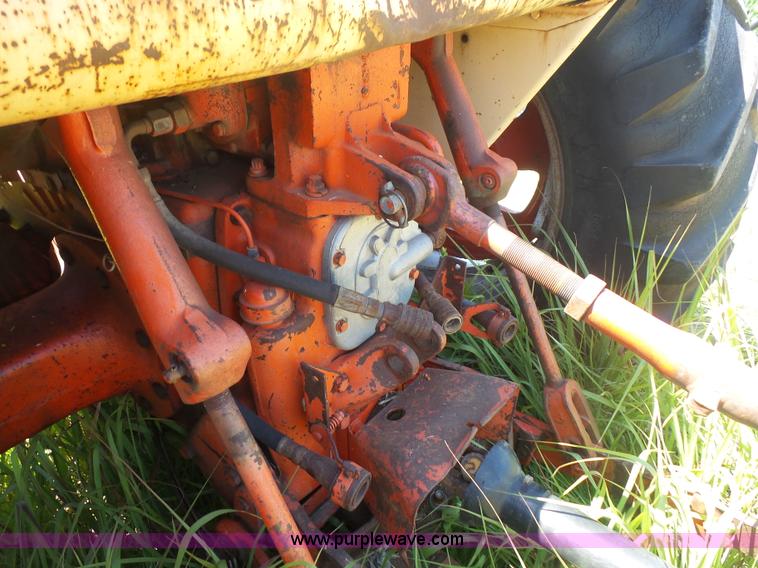 image for item L4942 1966 Case 930 tractor