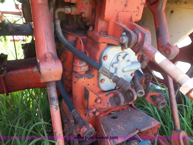 image for item L4942 1966 Case 930 tractor