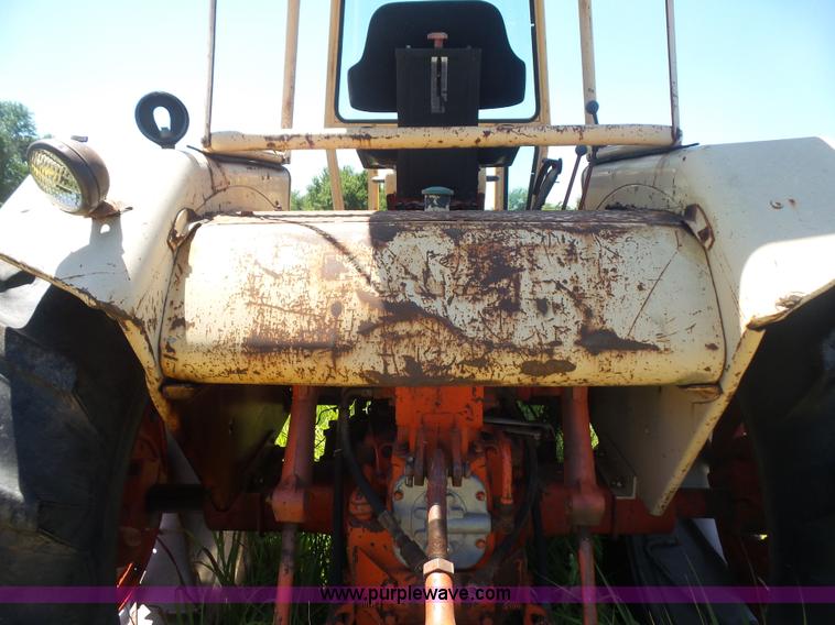 image for item L4942 1966 Case 930 tractor