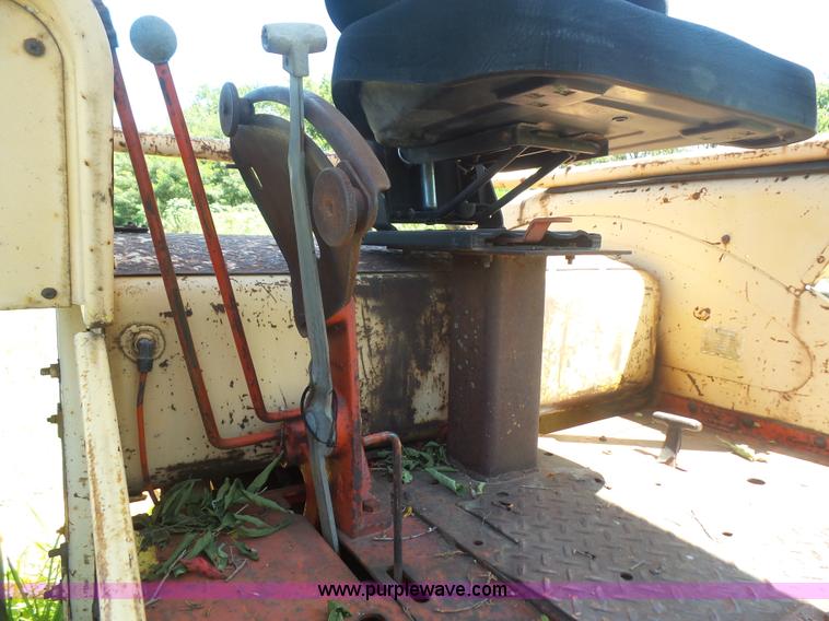 image for item L4942 1966 Case 930 tractor