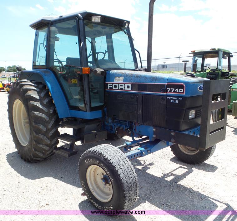 image for item L6781 1992 Ford 7740 tractor