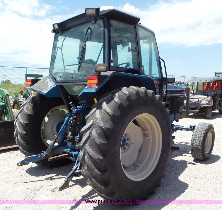 image for item L6781 1992 Ford 7740 tractor