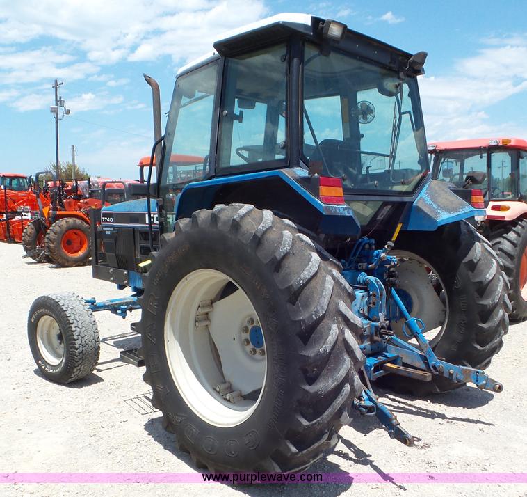 image for item L6781 1992 Ford 7740 tractor