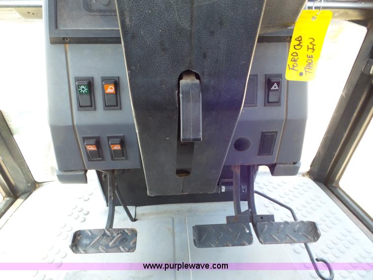 image for item L6781 1992 Ford 7740 tractor