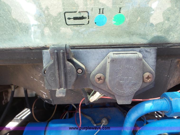 image for item L6781 1992 Ford 7740 tractor