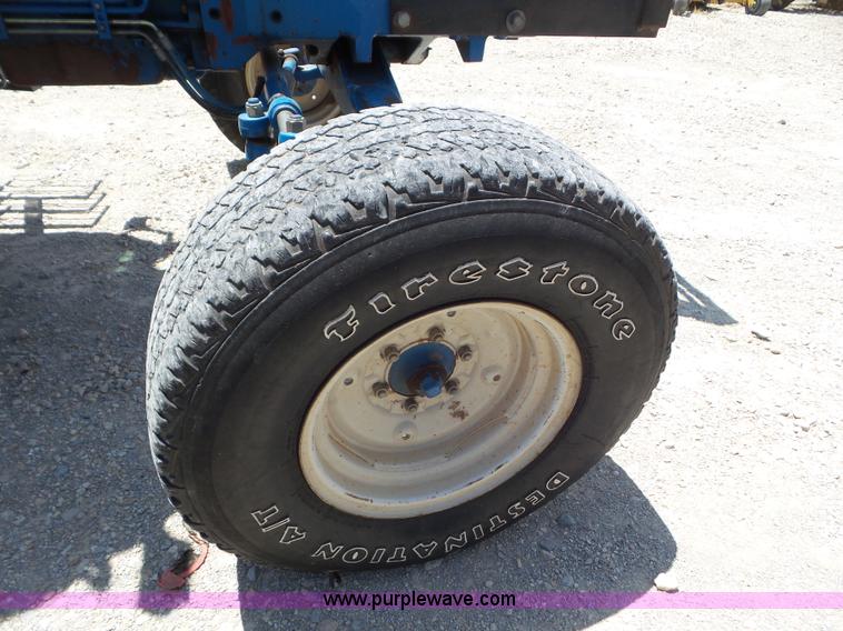 image for item L6781 1992 Ford 7740 tractor
