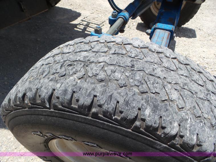 image for item L6781 1992 Ford 7740 tractor