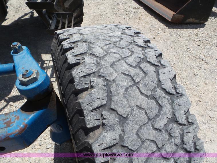 image for item L6781 1992 Ford 7740 tractor