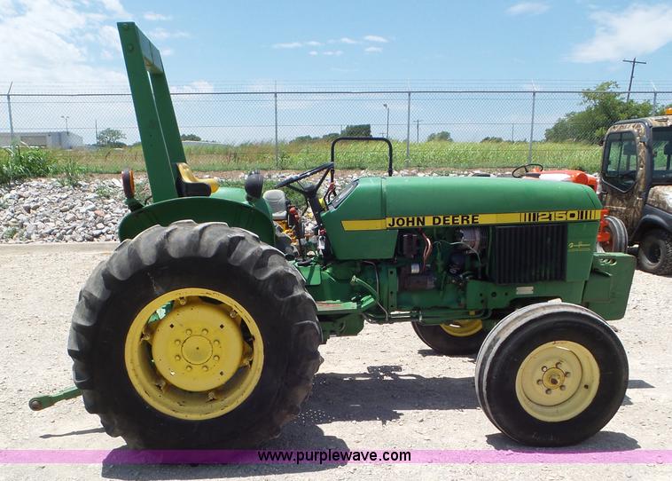 image for item L6783 1983 John Deere 2150 tractor