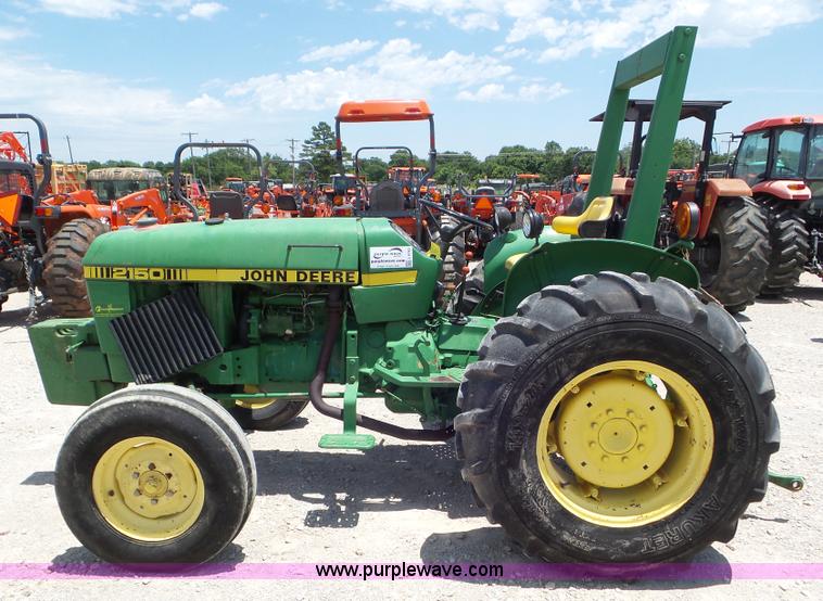 image for item L6783 1983 John Deere 2150 tractor