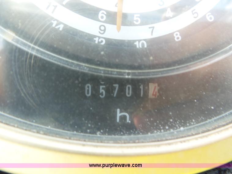 image for item L6783 1983 John Deere 2150 tractor