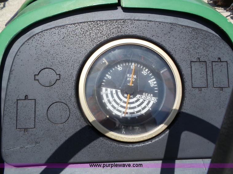 image for item L6783 1983 John Deere 2150 tractor