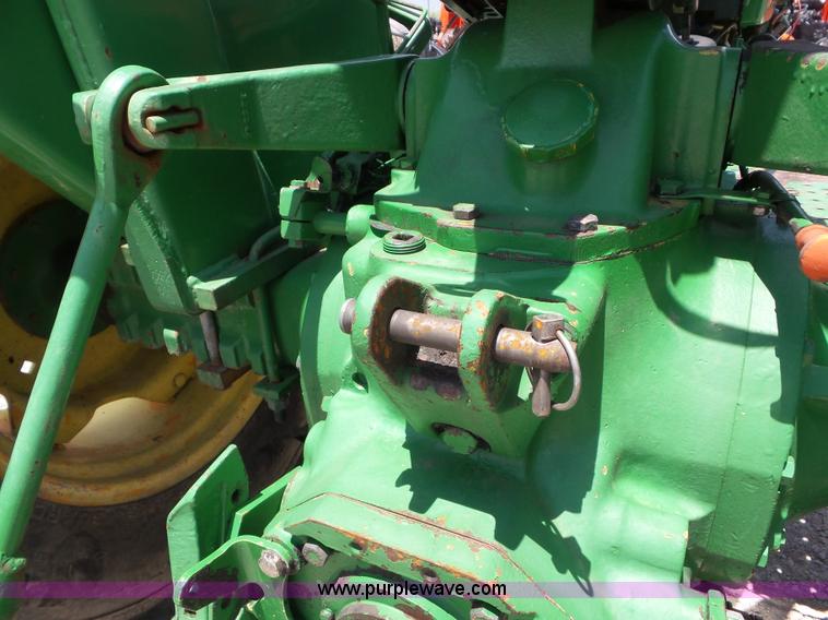 image for item L6783 1983 John Deere 2150 tractor