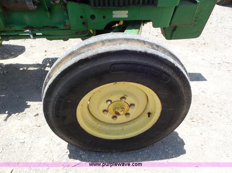 image for item L6783 1983 John Deere 2150 tractor