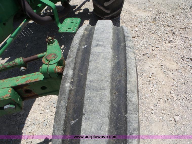 image for item L6783 1983 John Deere 2150 tractor