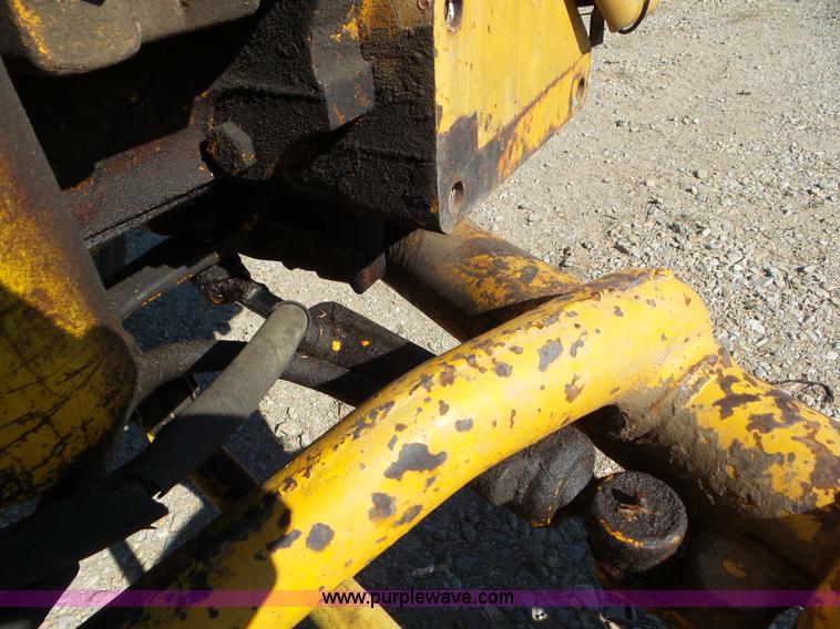 image for item L6832 International 404 tractor