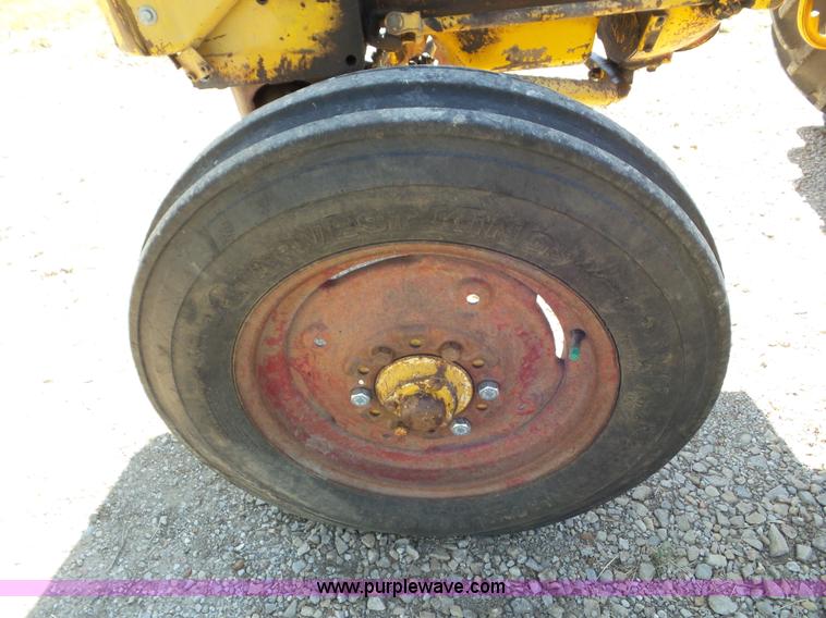 image for item L6832 International 404 tractor