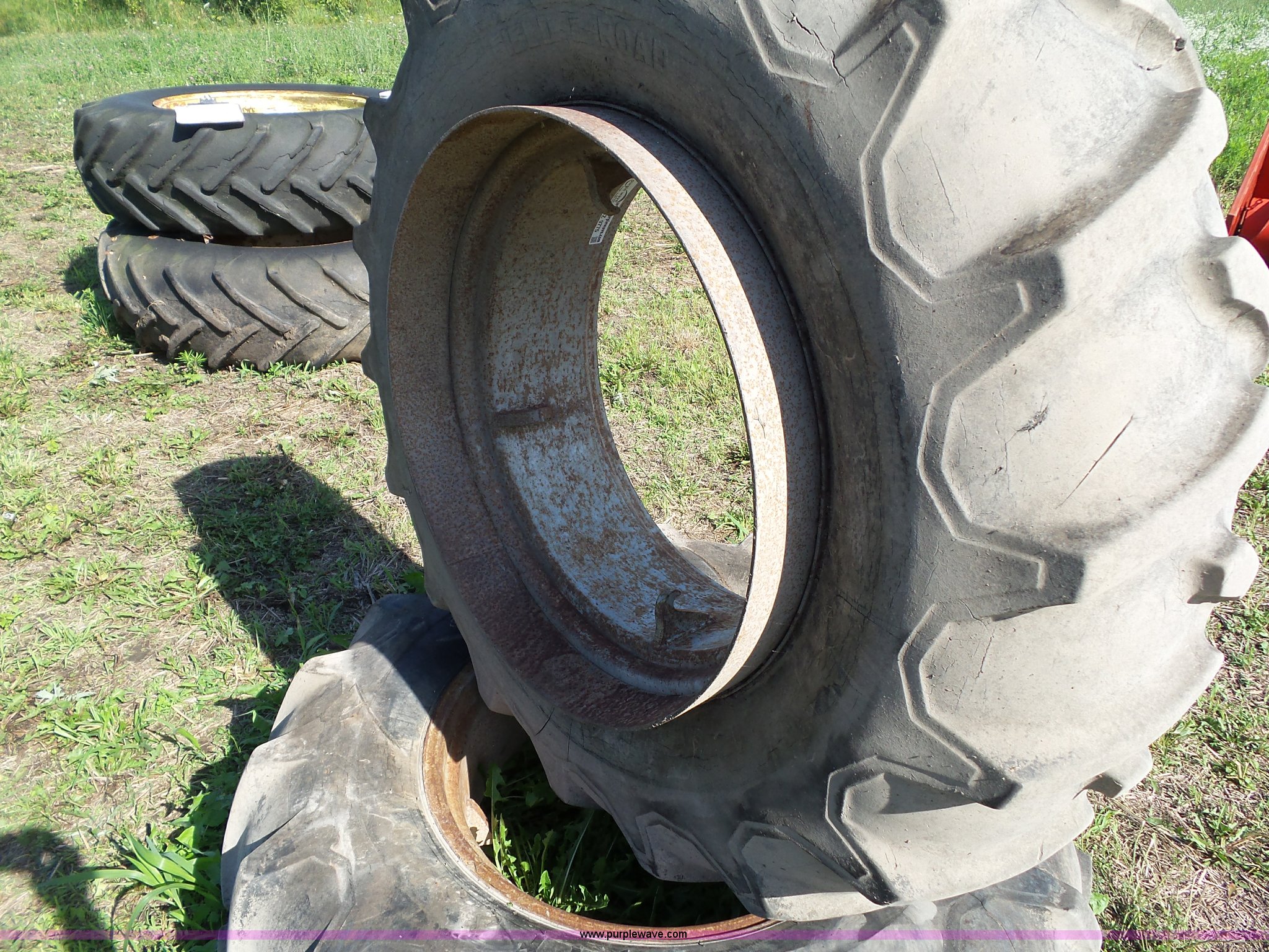 Snapon mount dual wheels in Oskaloosa, IA Item BZ9775 sold Purple Wave
