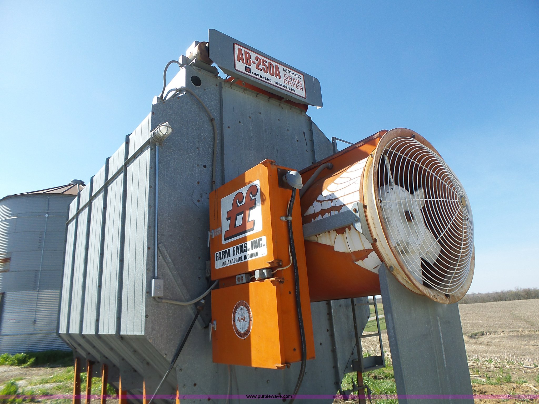 Farm Fan AB250 grain dryer in Harris, MO Item L6025 sold Purple Wave