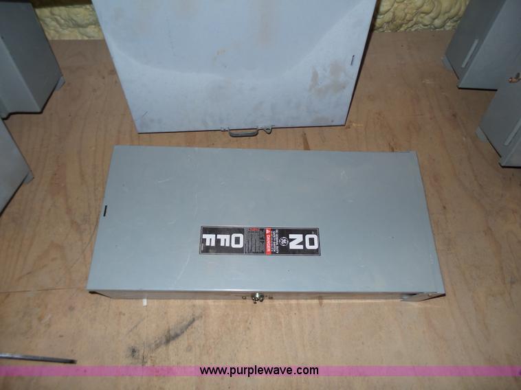 image for item CD9329 (5) electrical disconnect boxes