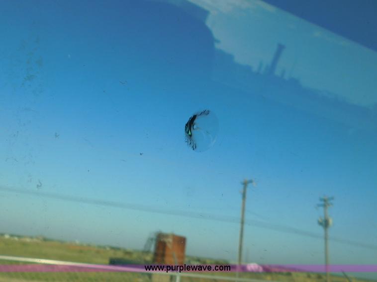 image for item L5916 2001 International 4900 flatbed truck