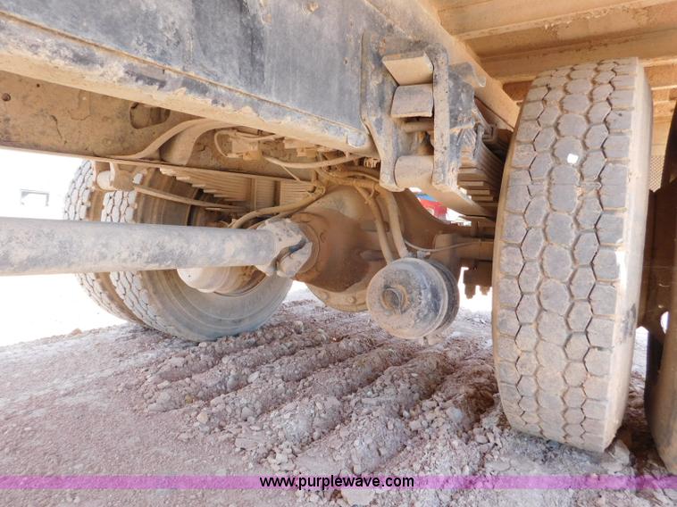 image for item L5916 2001 International 4900 flatbed truck