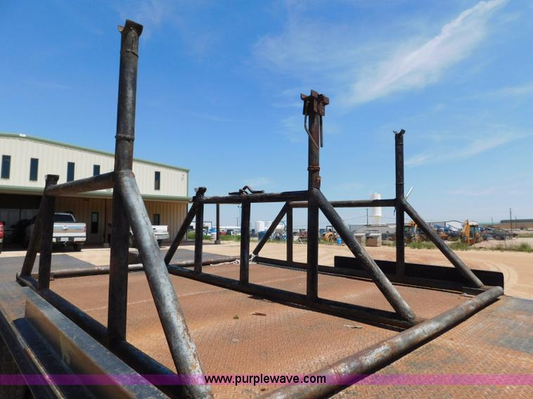 image for item L5916 2001 International 4900 flatbed truck