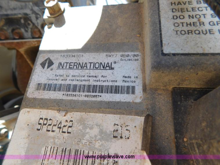 image for item L5916 2001 International 4900 flatbed truck