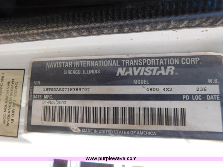 image for item L5916 2001 International 4900 flatbed truck