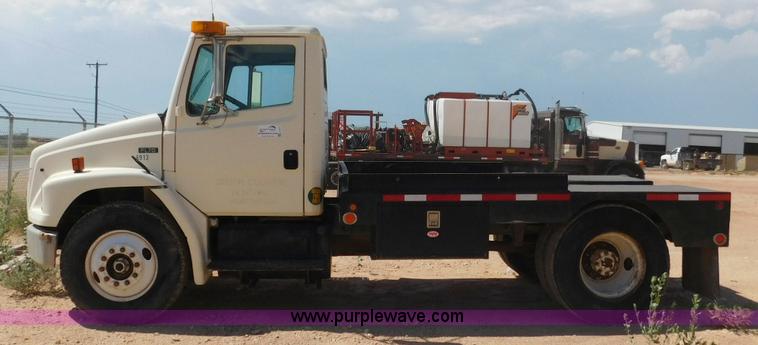 image for item L5917 1996 Freightliner FL70 flatbed truck