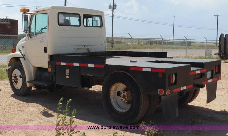 image for item L5917 1996 Freightliner FL70 flatbed truck