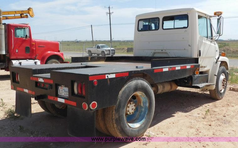 image for item L5917 1996 Freightliner FL70 flatbed truck