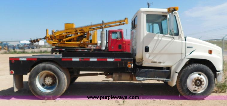 image for item L5917 1996 Freightliner FL70 flatbed truck