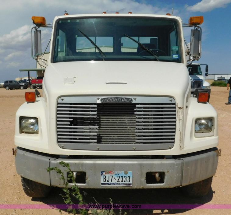 image for item L5917 1996 Freightliner FL70 flatbed truck