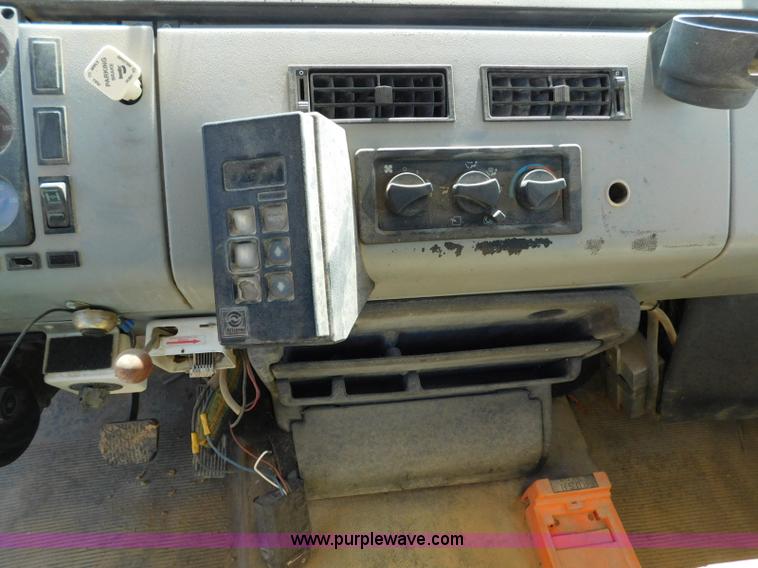 image for item L5917 1996 Freightliner FL70 flatbed truck