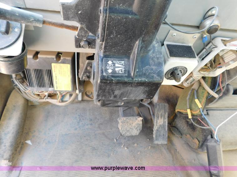 image for item L5917 1996 Freightliner FL70 flatbed truck