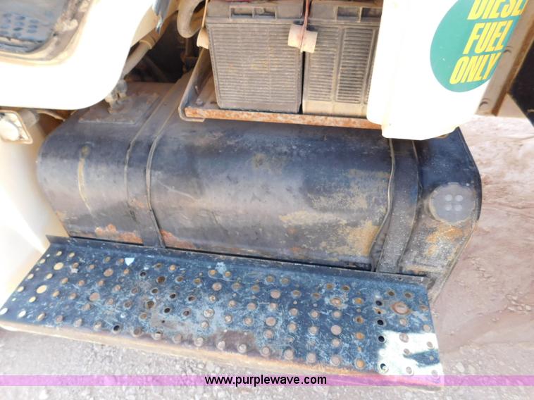 image for item L5917 1996 Freightliner FL70 flatbed truck