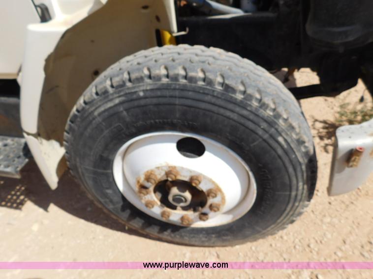 image for item L5917 1996 Freightliner FL70 flatbed truck