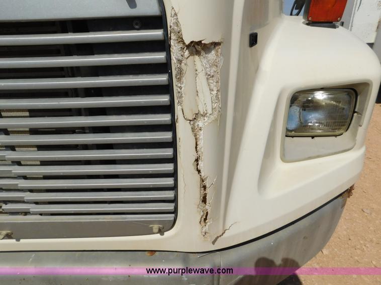 image for item L5917 1996 Freightliner FL70 flatbed truck