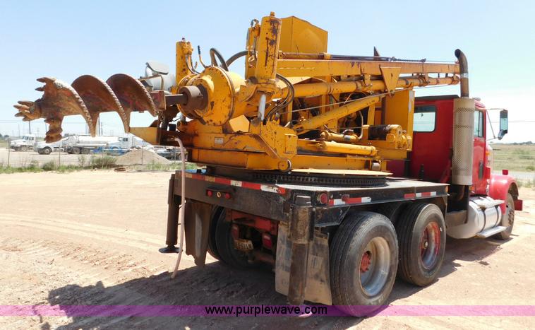 image for item L5919 1995 International F9370 pressure digger truck