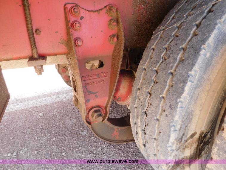 image for item L5919 1995 International F9370 pressure digger truck