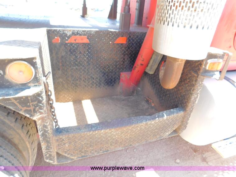 image for item L5919 1995 International F9370 pressure digger truck