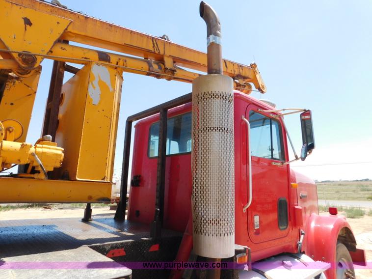 image for item L5919 1995 International F9370 pressure digger truck