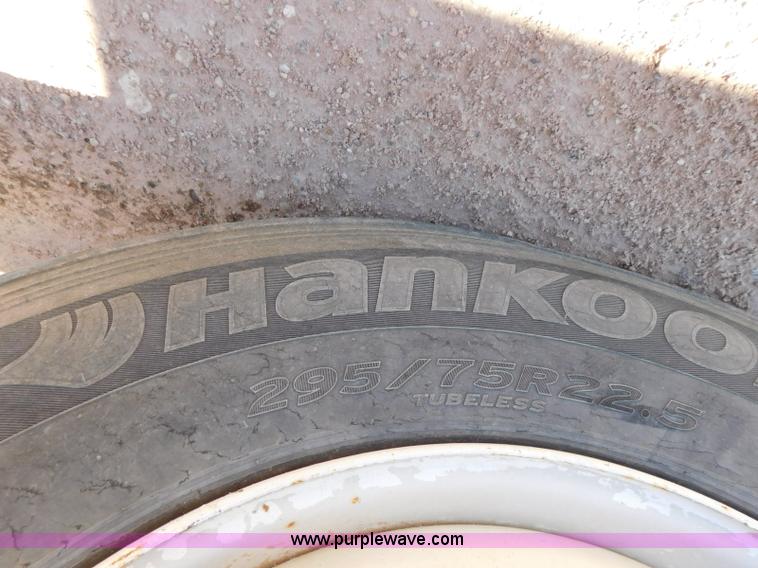 image for item L5919 1995 International F9370 pressure digger truck