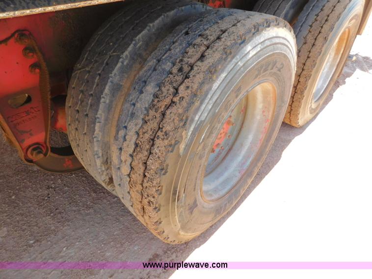 image for item L5919 1995 International F9370 pressure digger truck