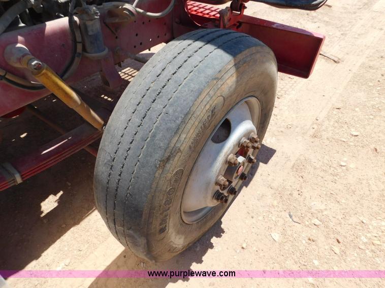 image for item L5919 1995 International F9370 pressure digger truck