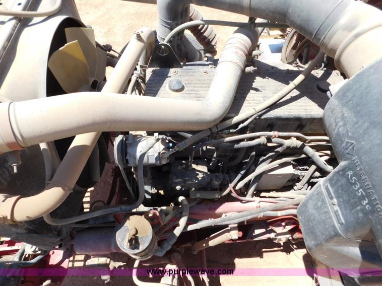 image for item L5919 1995 International F9370 pressure digger truck