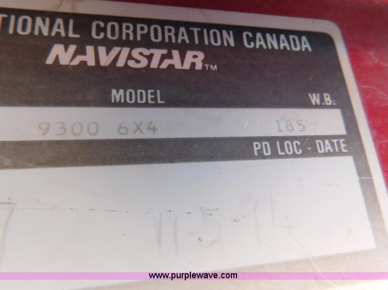 image for item L5919 1995 International F9370 pressure digger truck