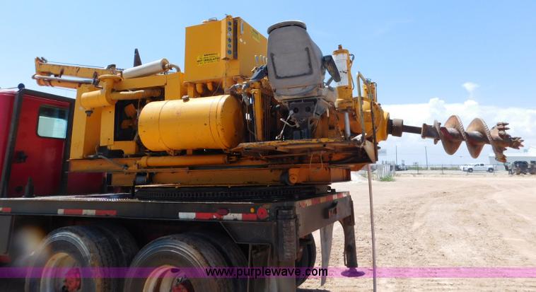 image for item L5919 1995 International F9370 pressure digger truck